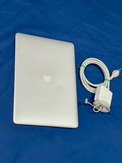 MacBook Air 13" (Early 2014) - Great for Basic Tasks & Students