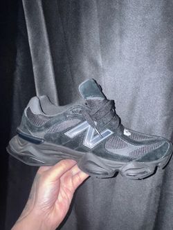 Shoes size 11