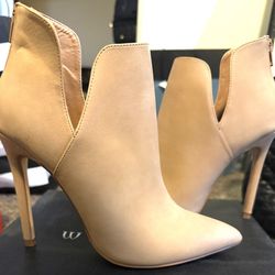 Boots Heels (size 8)