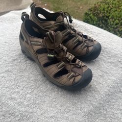 Keen Waterproof 8.5 Hiking Shoes 