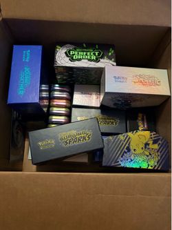 Huge Pokémon card collection! Unknown cards inside and unknown amounts open to offers and come browse!