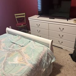 Sleigh Bedroom Set