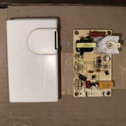 Suburban 520814 OEM Water Heater Igniter Control Board ( With Casing) (4 available)