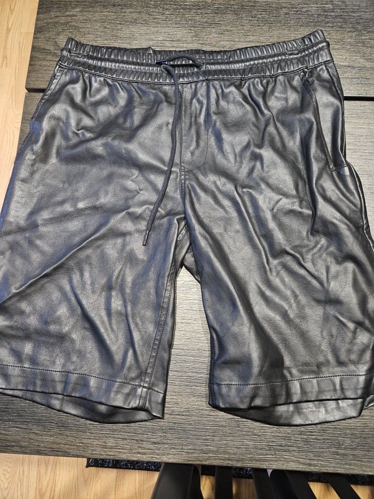 $10 Size M MEN black Shorts 