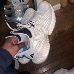 Adidas Bounce size 13