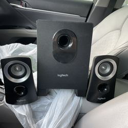 Logitech Z313 Speakers (used) 