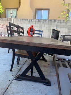 FREE kitchen table