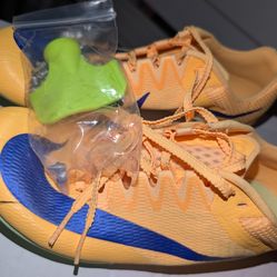 Track and field shoes