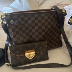 First one is Louis Vuitton second one is Dior third one is Mark Jacob fourth fifth one story birch next to it with the stud story bridge as well and t