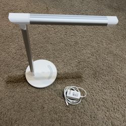 Desk Lamp Dimmable Almost Brand New 