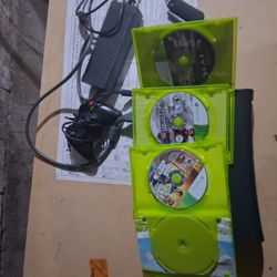“Xbox 360 Bundle – Great Condition + 3 Games + Controller – Ready to Play!”
