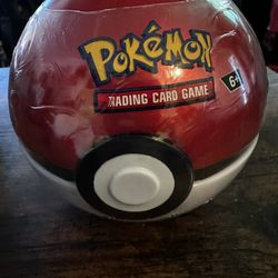Pokemon Poke Ball E25 Tin  3 Booster Packs Random