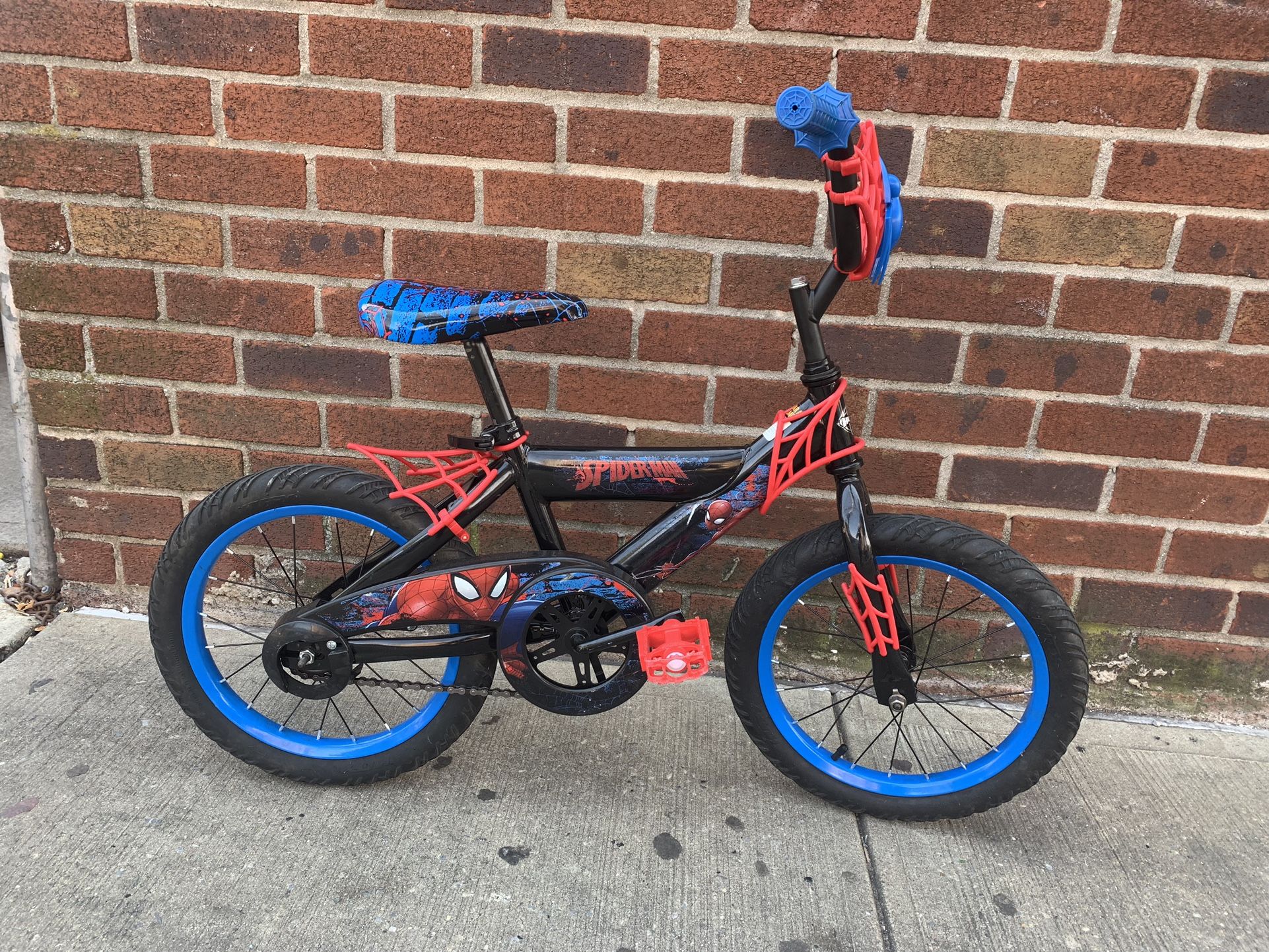 Marvel Spiderman 16in boys bike