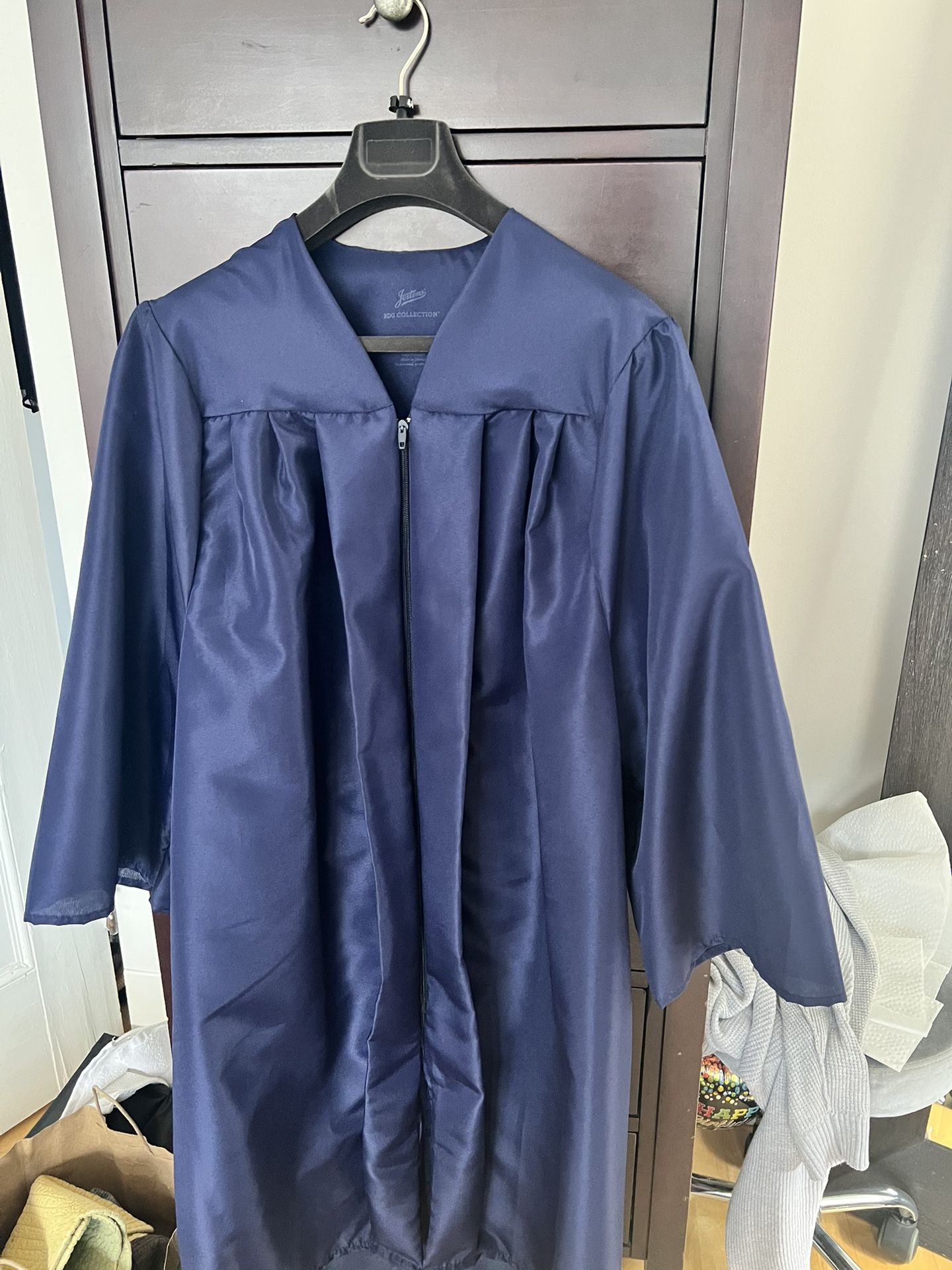 Graduation Gown Fits 5-6 5-8
