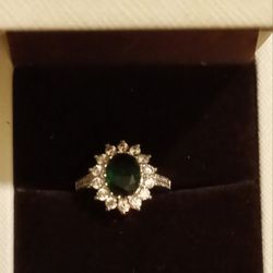 14kt White Gold Emerald Ring Size 7