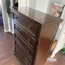 Ashley Porter 5-Drawer Chest - Rustic Brown