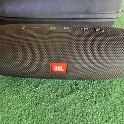JBL Charge 3 Bluetooth Speaker + Protective Case – Great Sound!
