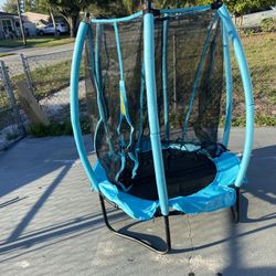Kid’s Trampoline 