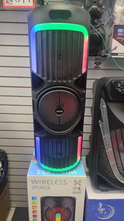 Wireless Bluetooth party speaker with mic and remote cash offer