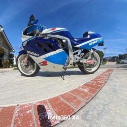 1989 Suzuki GSXR Slingshot
