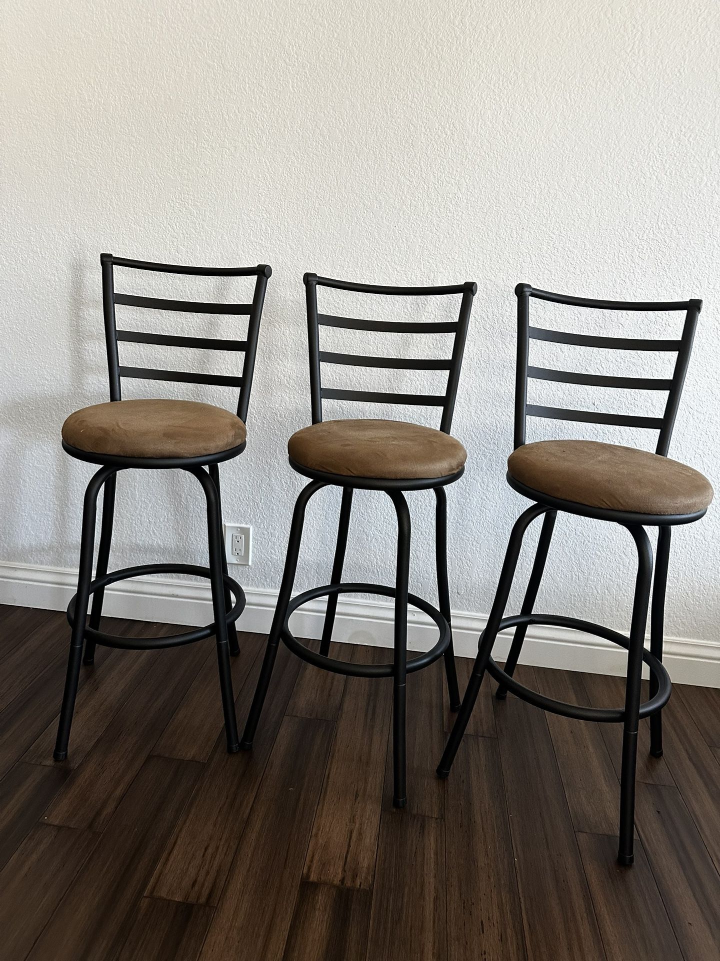 3 Bar Stools
