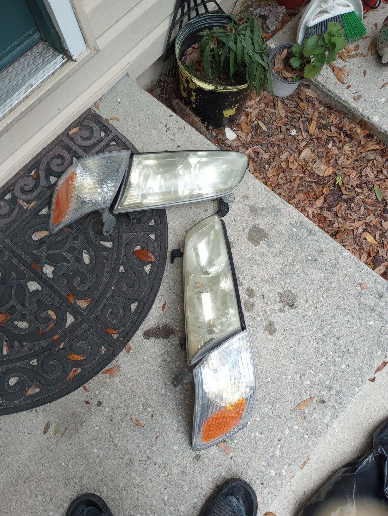 Headlights For A Toyota Camry 2001