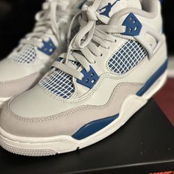 Retro Jordan 4 Military Blue Size7Y