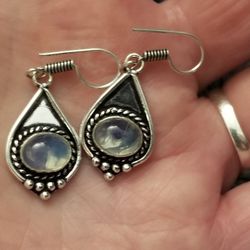 Brand New Solid 925 Silver Earrings With Rainbow Moonstone.