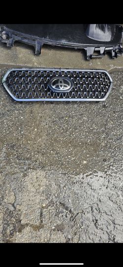 2019 Toyota Truck Grill
