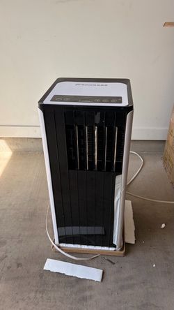 NEW 8000 BTU AC Unit