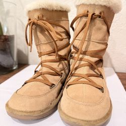 Sketchers Women’s Boots Winter Boots Size 8 