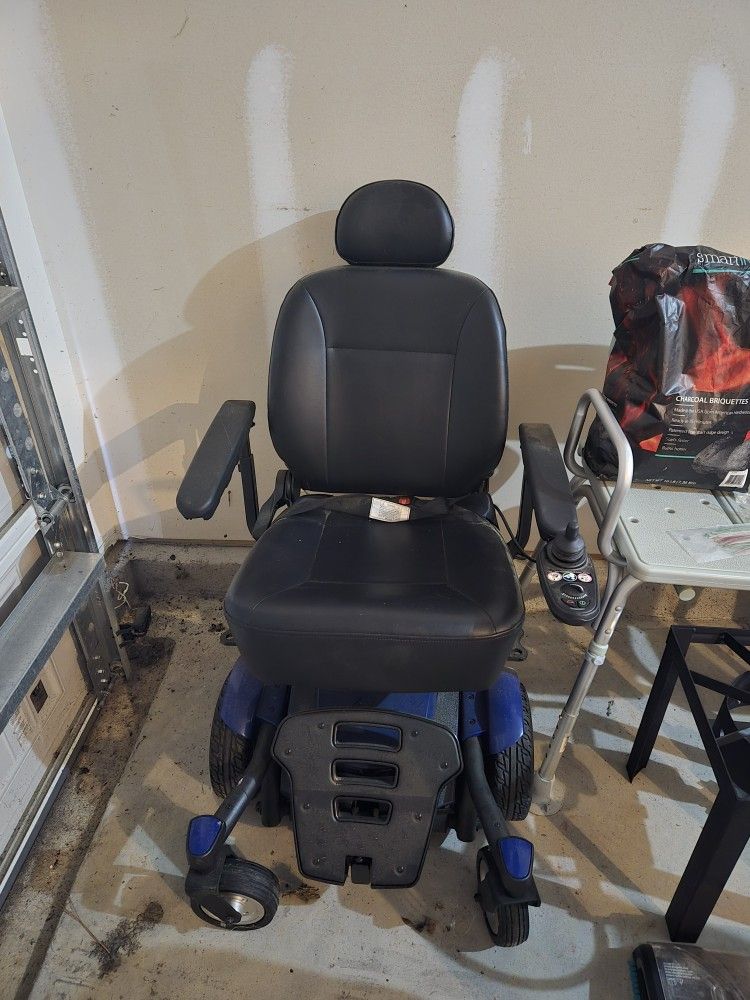 Electric Wheelchair With Travel Rack