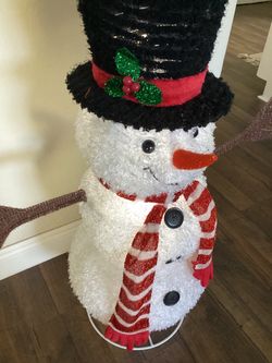 Christmas snowman outdoor decor lights up!
