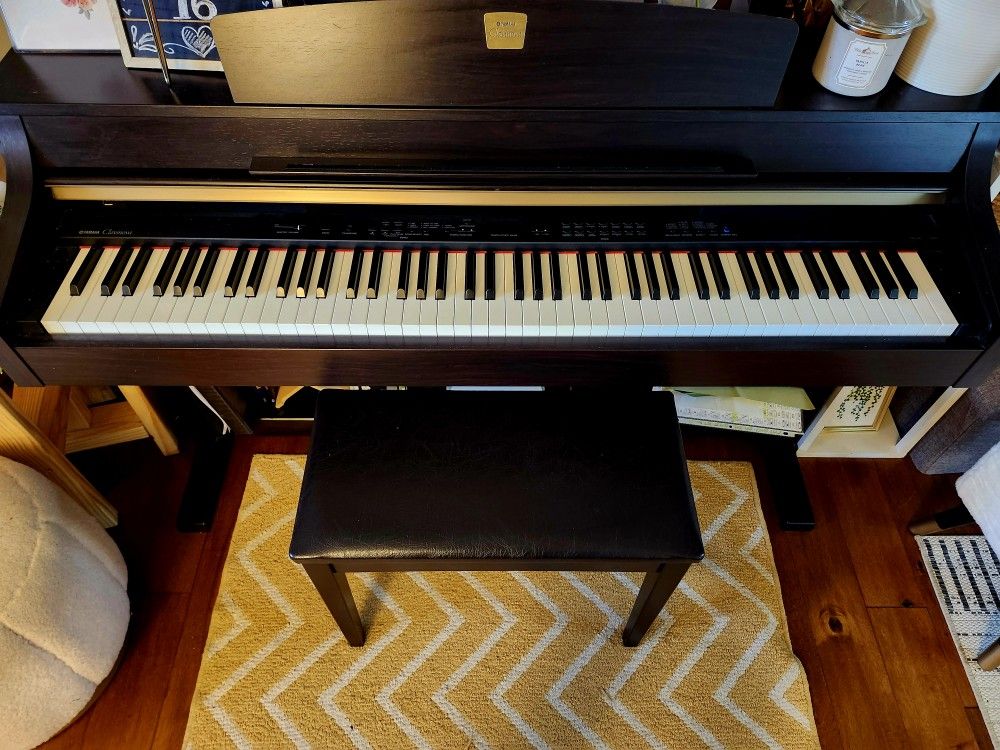 Yamaha Digital Piano Clavinova CLP-330
