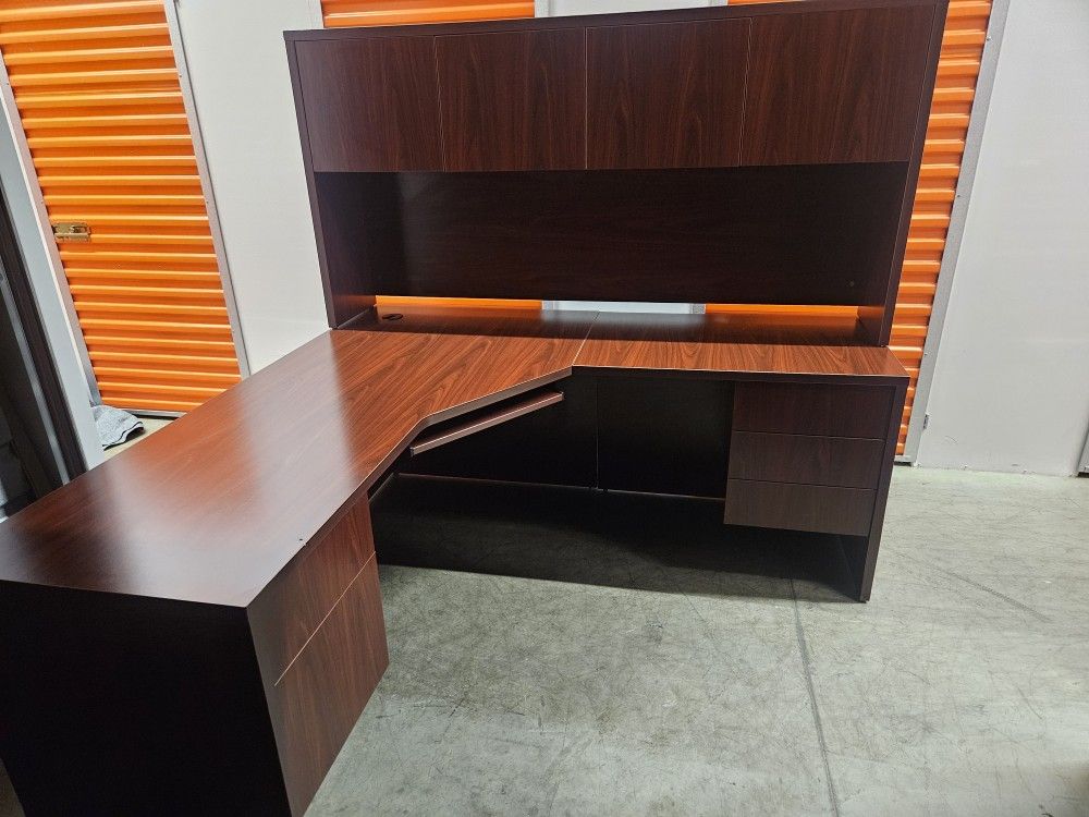 EXECUTIVE CHERRY WOOD OFFICE WORK L SHAPE DESK WITH HUTCH