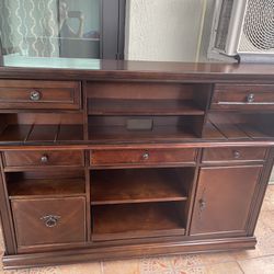 Solid Wood office furniture with Hutch / mueble para oficina