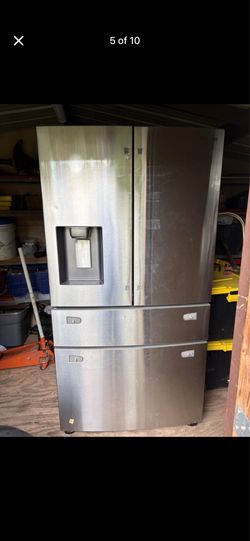 4 door French door Samsung Refrigerator