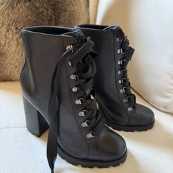 8.5 Black Lace Up Woman’s Boots 