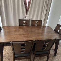 Dinning Table 