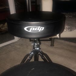 Pdp Drum Throne And Heavy Weigh Microphone Stand 