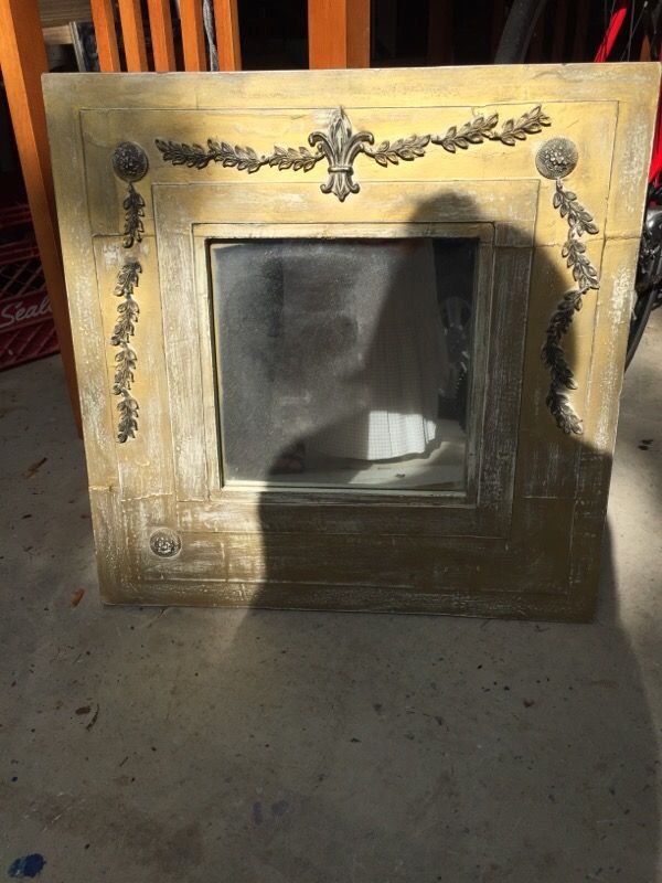 Antique mirror 21"x21"