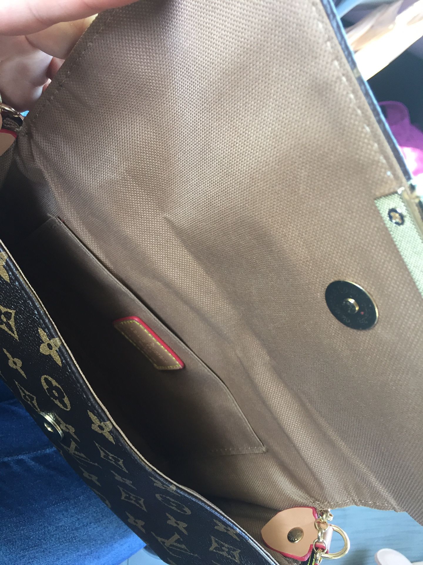 louis purse price
