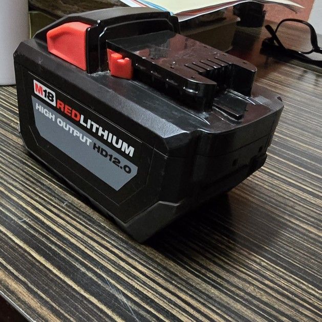 Milwaukee 12amp M18