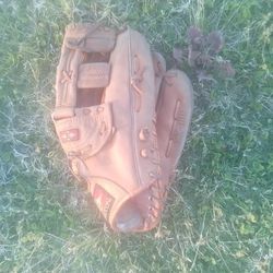 Easton Softball Glove 