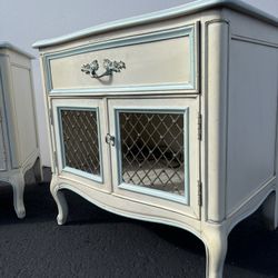 Henredon Nightstands 