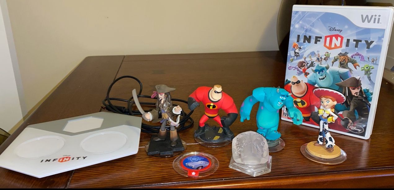 Disney Infinity Starter Pack for Nintendo Wii - Complete Bundle!