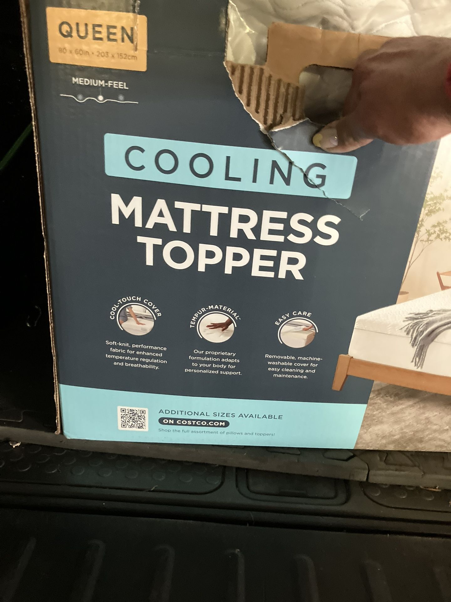 NEW COOLING ( Queen) Tempur Pedic Mattress Topper
