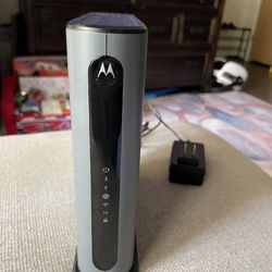 Motorola MG7550 Cable Modem Plus AC1900 WiFi Router