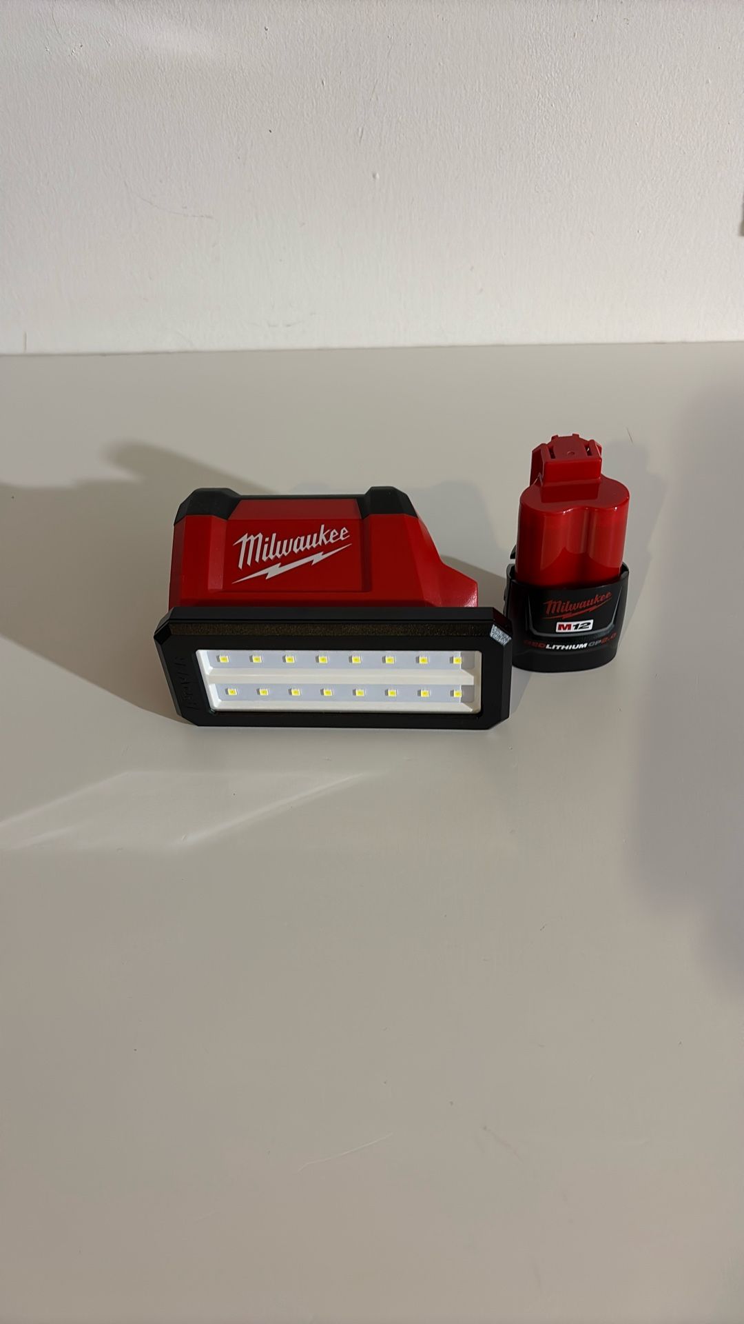 Milwaukee M12 Flood Light & 2.0 Battery