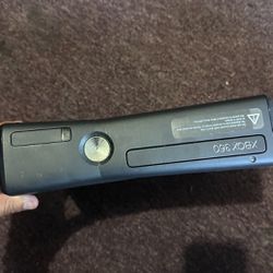 Xbox 360 With Kinnect And 9 Games 